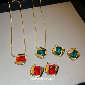 Gold Tone Red Or Green Rectangle Crystal Necklace And Green Earrings