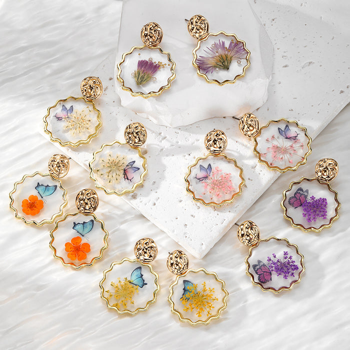 Gold Tone Scalloped Round Pressed Flower Resin Stud Earrings