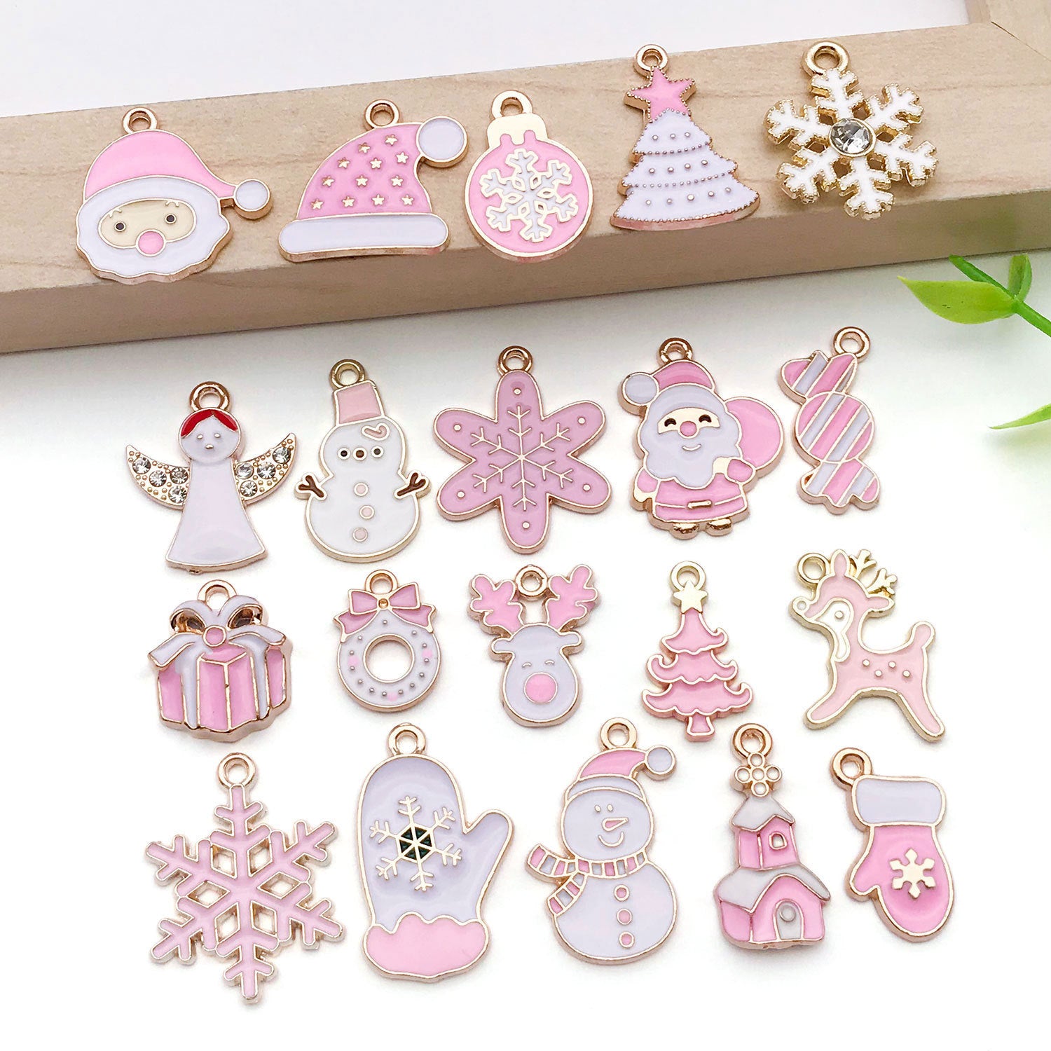 Pink White Enamel Zinc Alloy Santa Snowflake Gift Box Snowman Charm Pendant for Bracelets