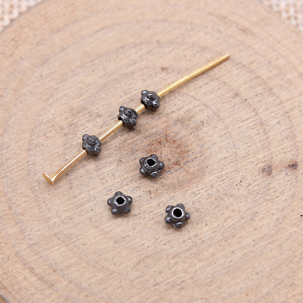 4x4mm 0.07g Gun Black Zinc Alloy Flower Spacer Beads for Necklace Bracelet Jewelry Making
