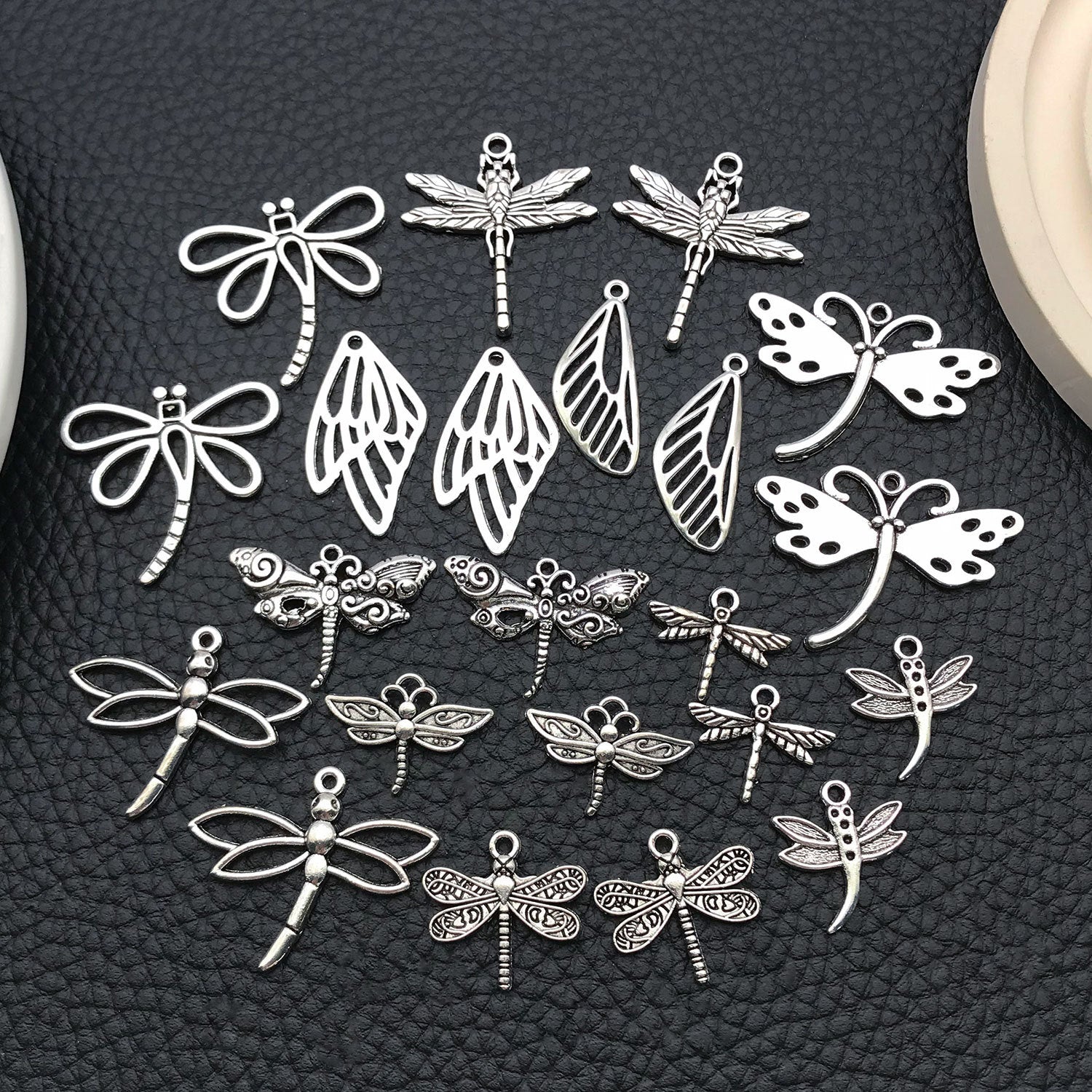 Zinc Alloy Dragonfly Animal Charm Pendant for DIY Bracelet Necklace Earrings Jewelry