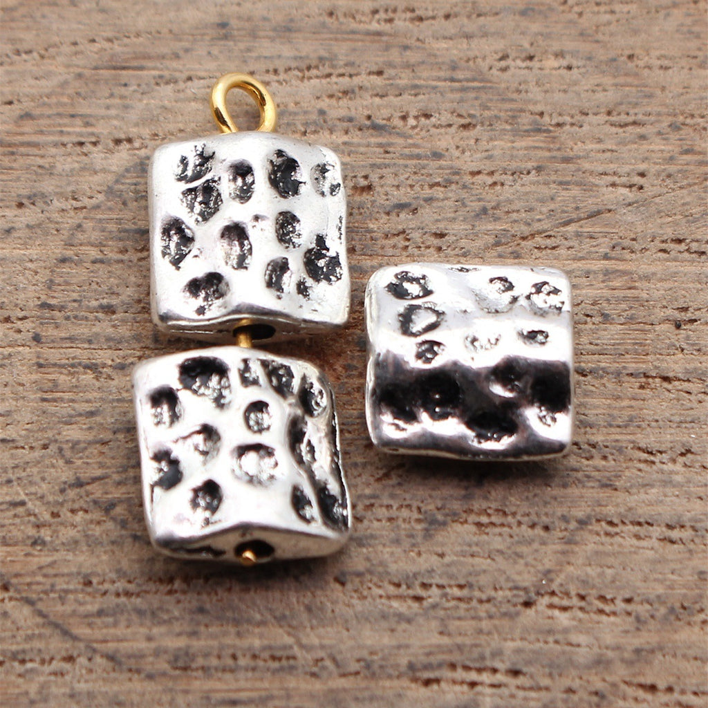 9x8.6x4.2mm 0.9g Antique Silver Zinc Alloy Hammered Square Flat Loose Metal Beads for Bracelet Making