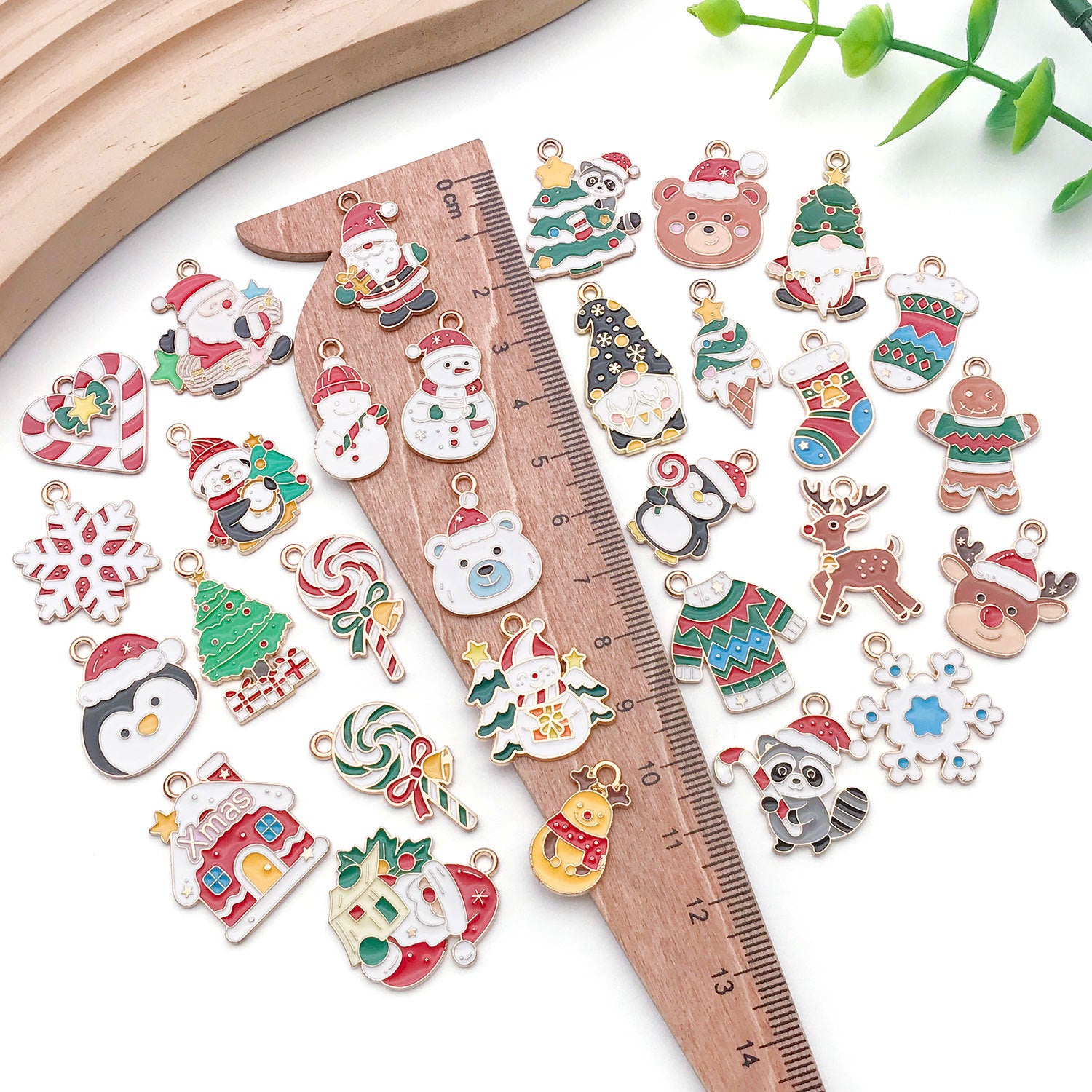 Enamel Zinc Alloy Christmas Tree Santa Reindeer Charm Pendant for Bracelets and Necklaces