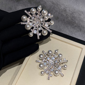 Silver Snowflake Pearl Rhinestone Round Brooch Pin