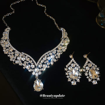 Silver Tone Floral Leaf V Crystal Necklace And Teardrop Earring Set