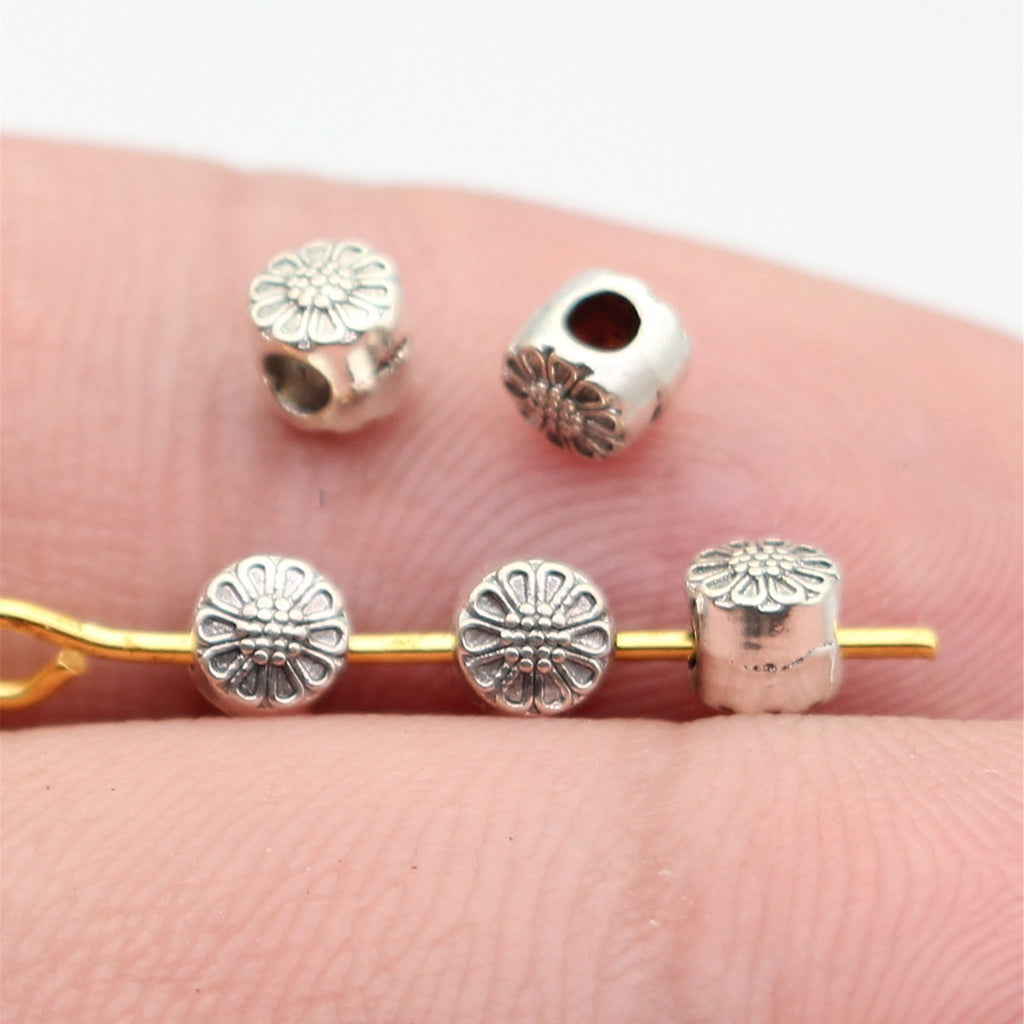 4.1x4.1x3.9mm 0.2g Antique Silver Zinc Alloy Flower Pattern Round Loose Metal Double Sided Beads for Bracelet DIY Jewelr