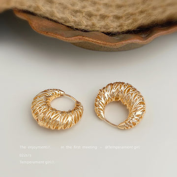 Gold Leaf Lattice Huggie Hoop Earrings Thick Openwork