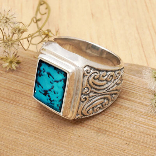 Alternate close view of the antique silver tone ring