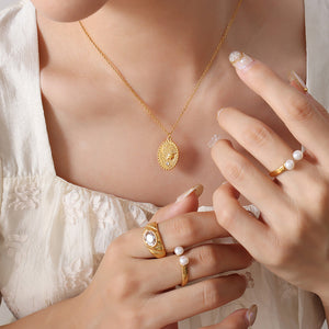 Classical Woman Cameo Oval Pendant Necklace Gold Steel