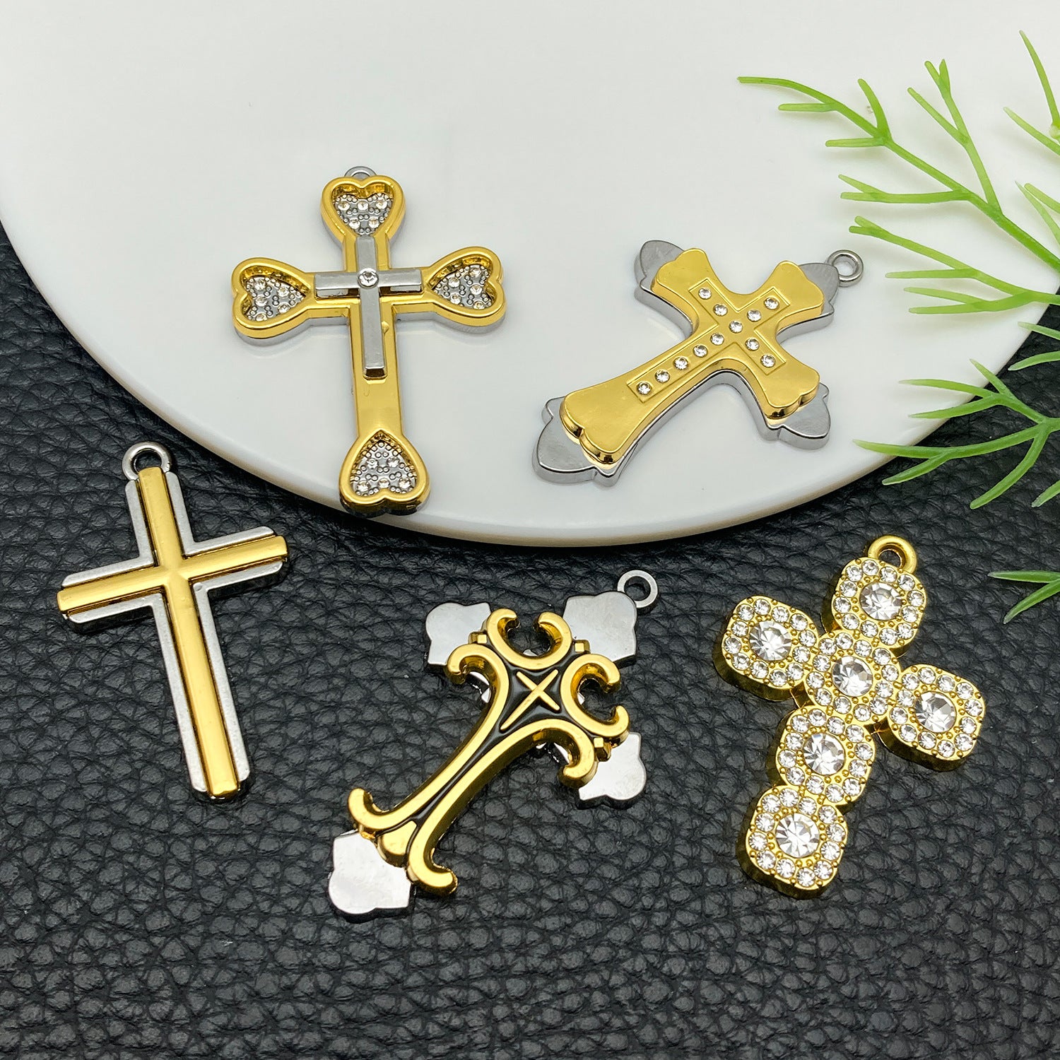 Gold Tone Zinc Alloy Cross Charm Pendant with Rhinestone Detail for DIY Necklace Jewelry