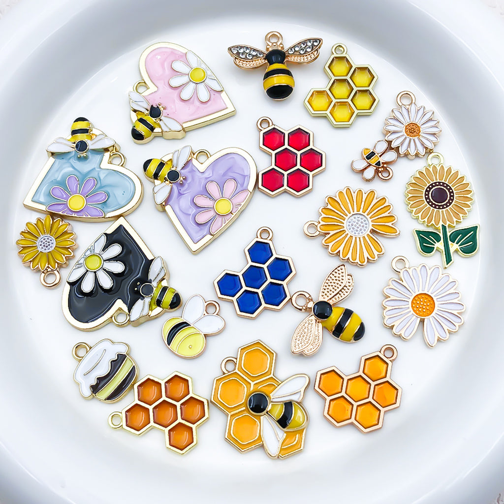 Enamel Zinc Alloy Bee Honeycomb Daisy Charm Pendant for DIY Earrings Necklace