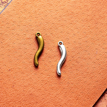 Curved Chili Pepper Charm Metal Jewelry Making Component In 2 Finishes
