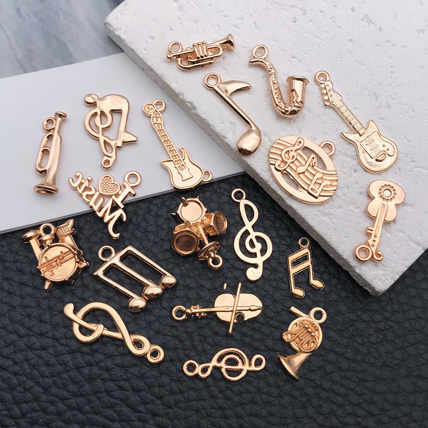 KC Gold Zinc Alloy Music Note Guitar Instrument Charm Pendant for DIY Jewelry Making