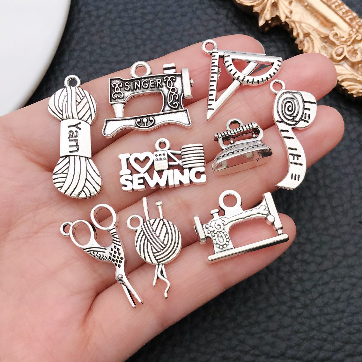 Antique Silver Zinc Alloy Scissors Sewing Machine Button Charm Pendant for DIY Jewelry