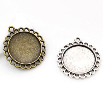 Scalloped Oval Pendant Bezel Settings in Two Antique Finishes