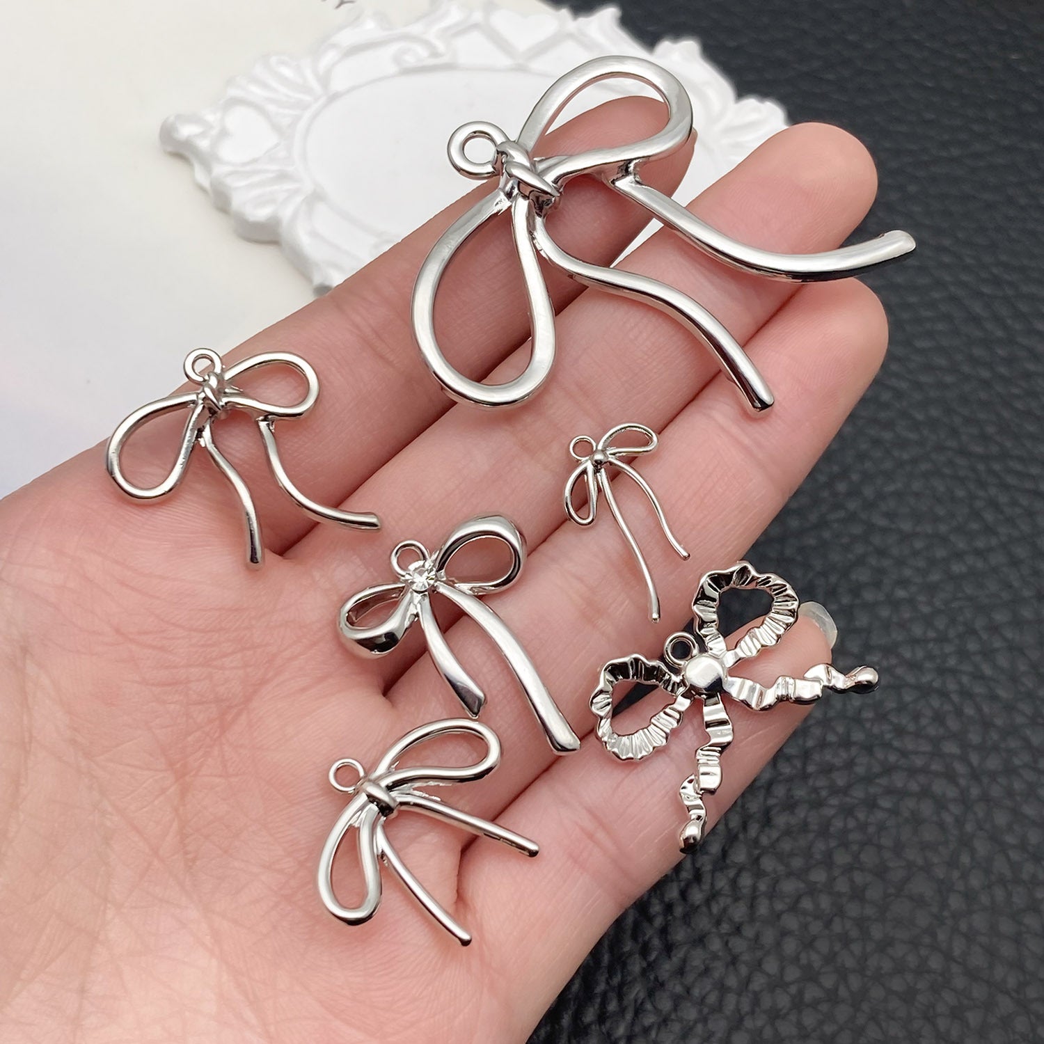 Silver Plated Zinc Alloy Bow Tie Butterfly Charm Pendant for DIY Necklace Bracelet Earrings