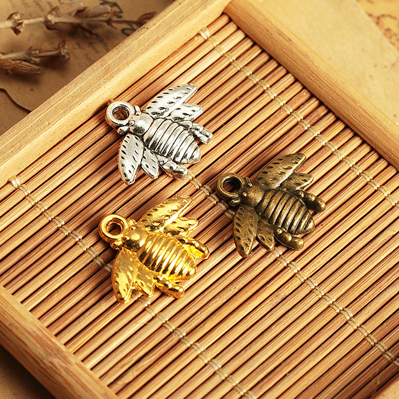 21x16mm Vintage Alloy Bee Charm Pendant