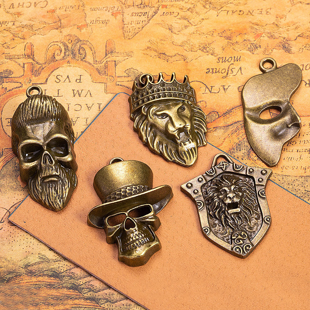 Vintage Punk Alloy Skull Lion Crown Charm Pendant