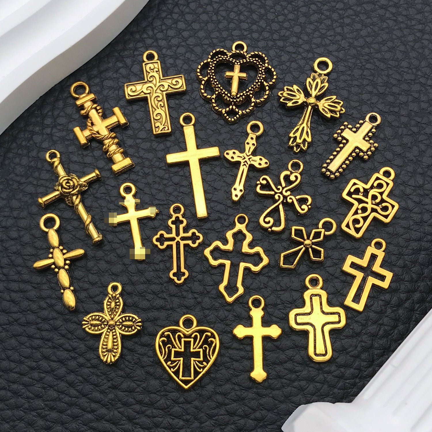Vintage Zinc Alloy Cross Charm Pendant for DIY Bracelet Earrings Jewelry Accessories