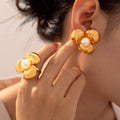 Three-Petal Flower Pearl Rings and Stud Earrings Gold Steel view 3