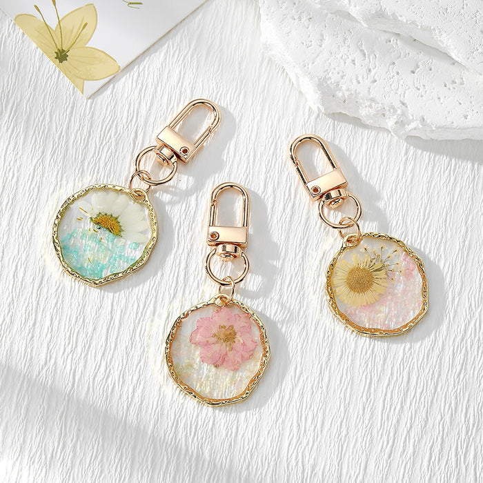Irregular Gold Frame Dried Flower Resin Keychains Three Styles