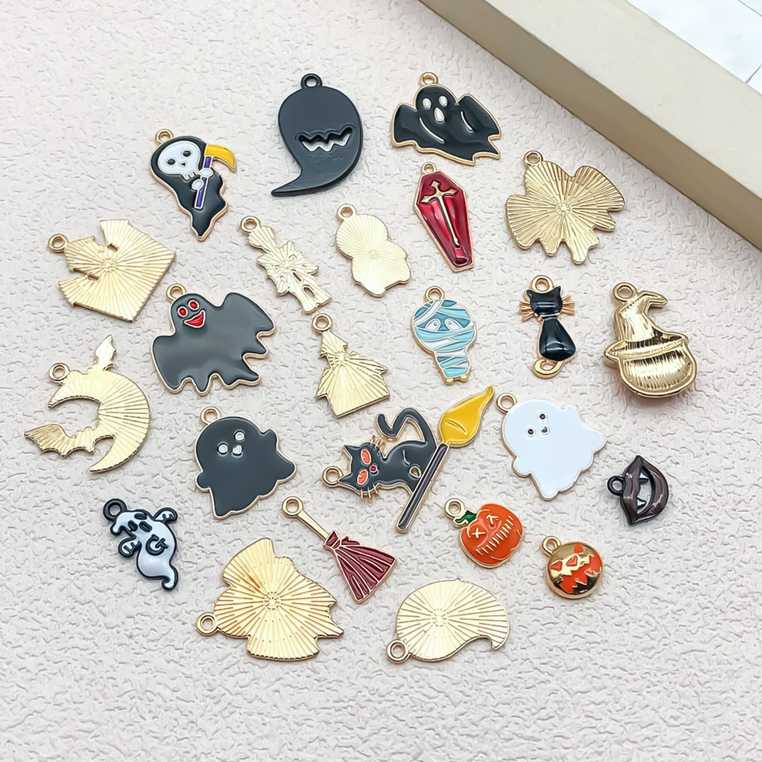 Enamel Zinc Alloy Halloween Ghost Broom Bat Wizard Hat Charm Pendant for DIY Jewelry