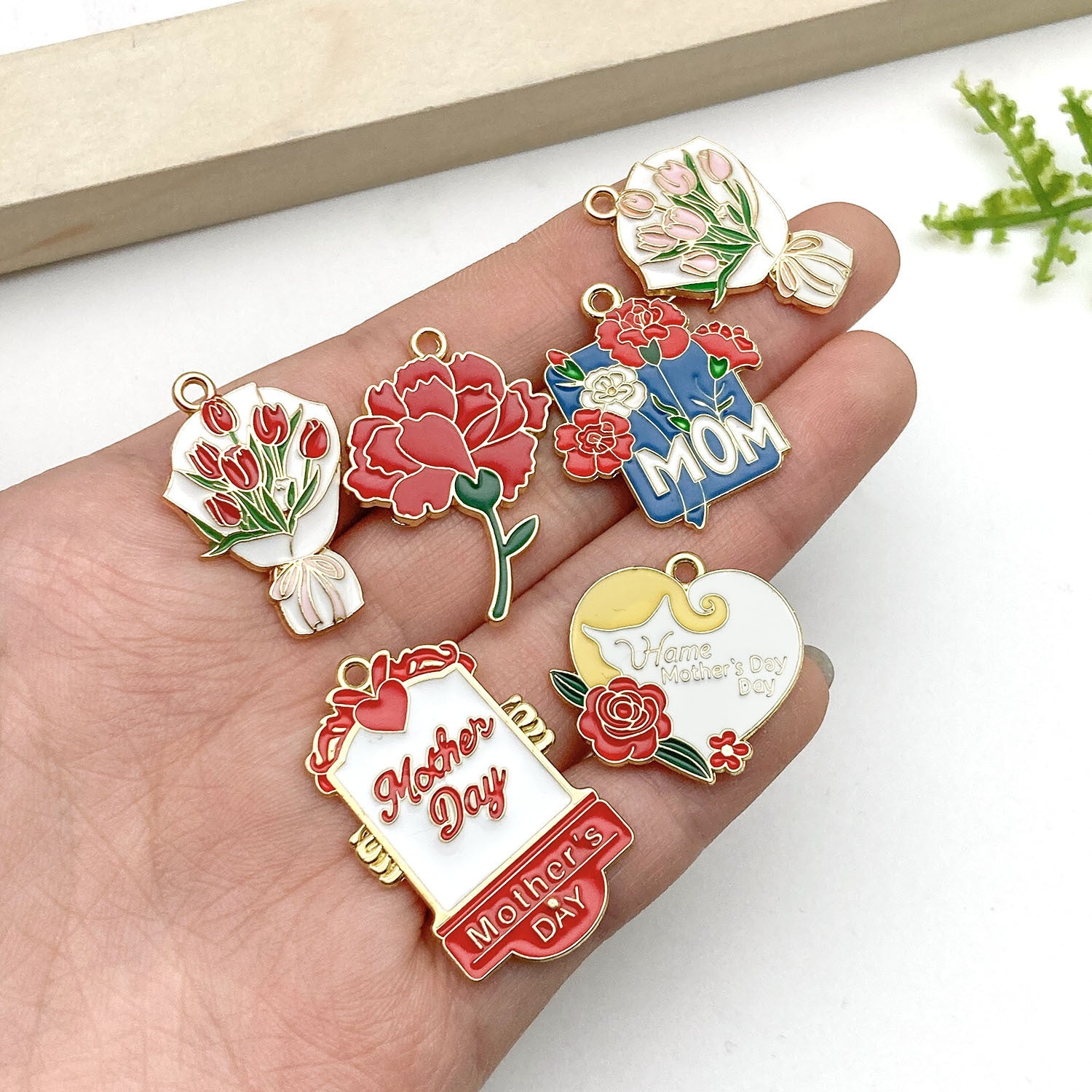 Zinc Alloy Carnation Lily Rose Bouquet Enamel Charm Pendant for DIY Mother's Day Jewelry