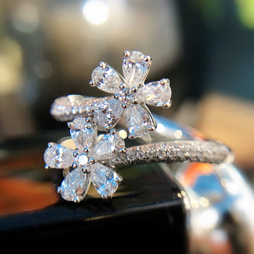 Angled view of the stacked five-petal flower ends