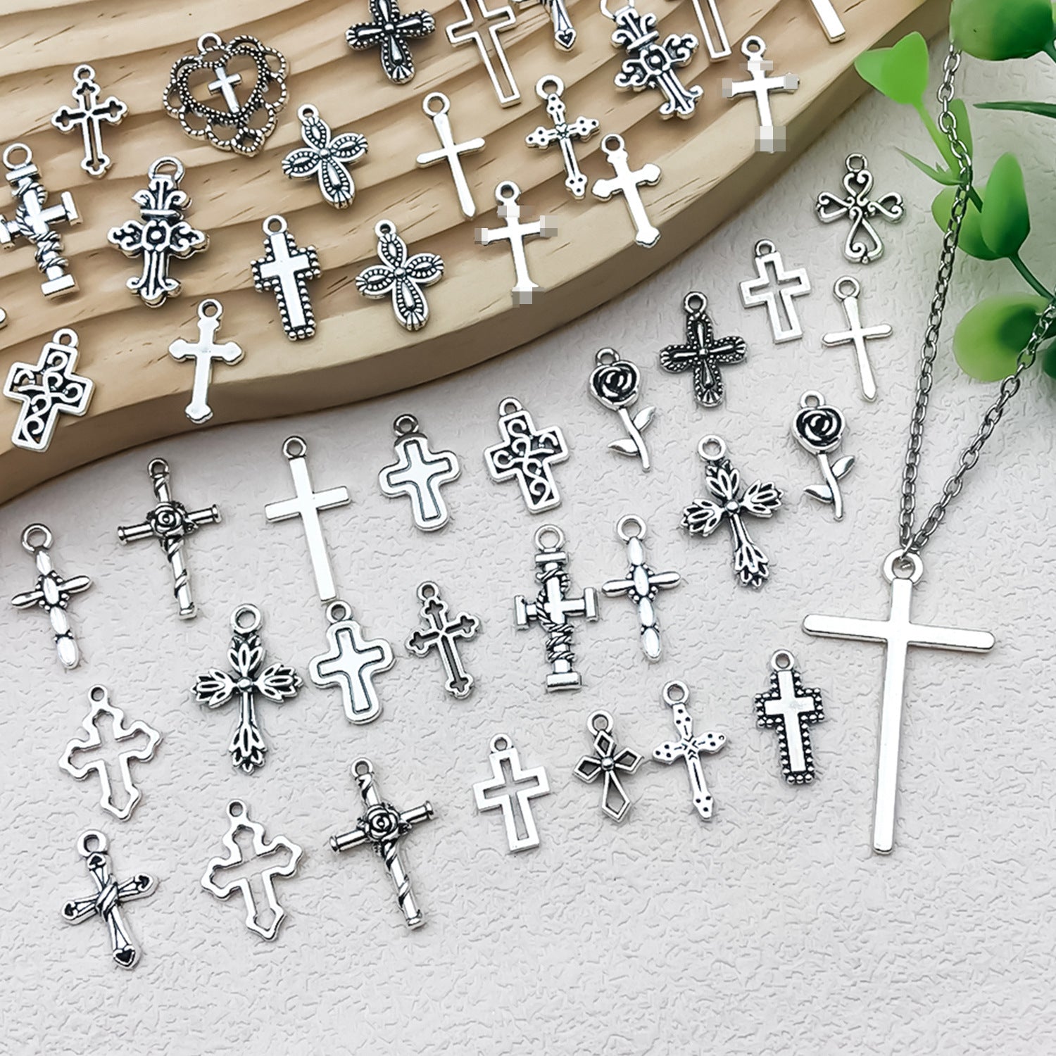 Vintage Zinc Alloy Cross Charm Pendant for DIY Necklace Keychain and Handmade Jewelry