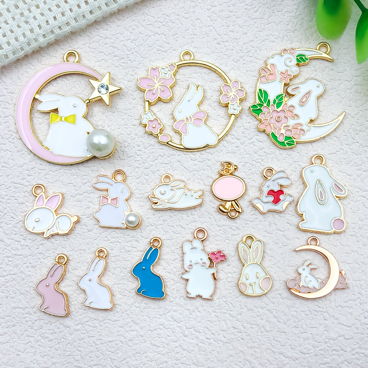Enamel Zinc Alloy Rose Sakura Rabbit Moon Wreath Flower Charm Pendants for DIY Keychain Jewelry