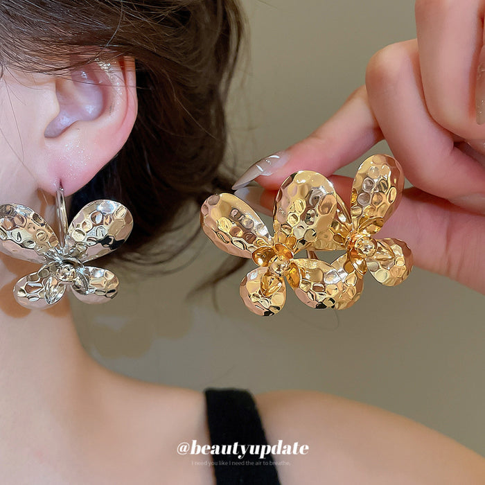Hammered Metal Flower Stud Earrings in Silver Tone