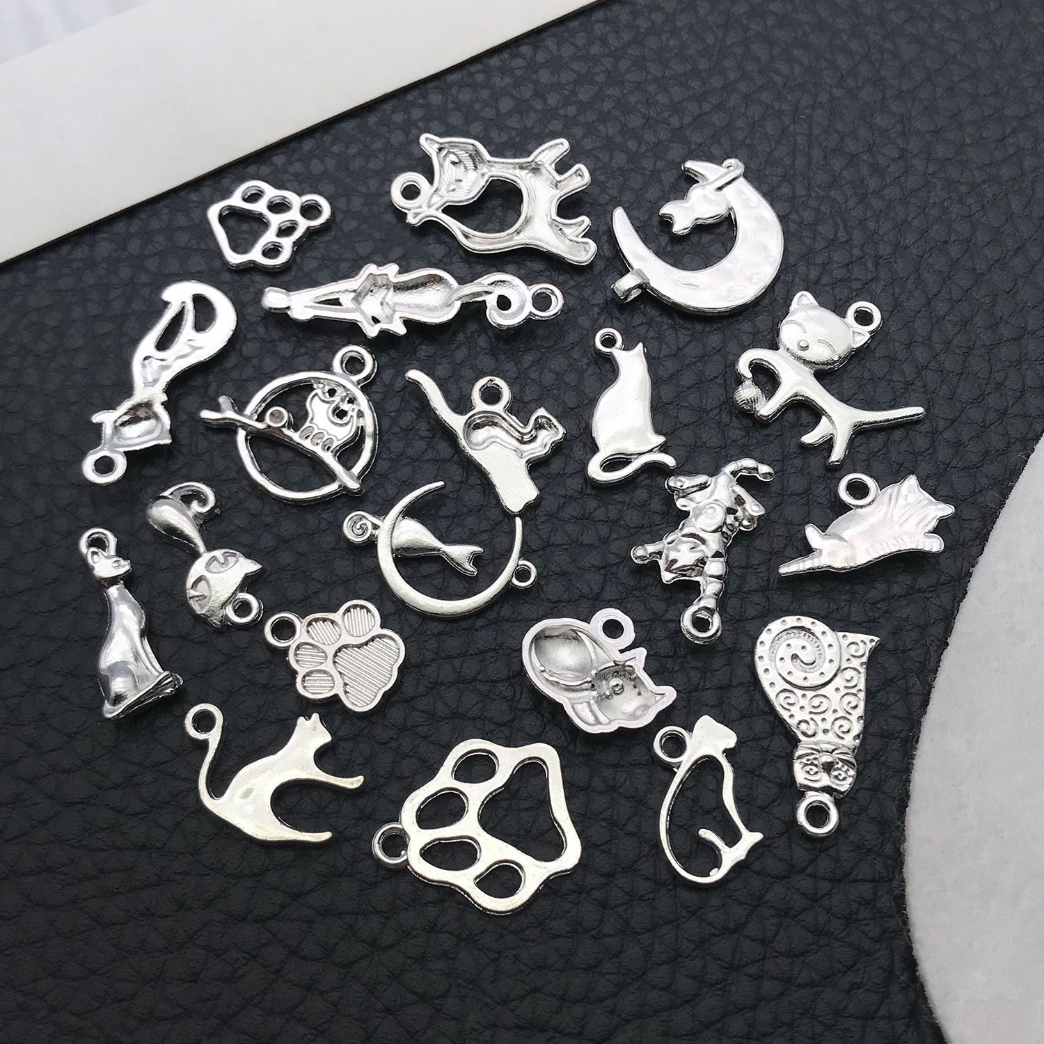 Zinc Alloy Silver Cat Paw Print Hollow Charm Pendant for Bracelet Keychain DIY Jewelry