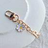 White Daisy R