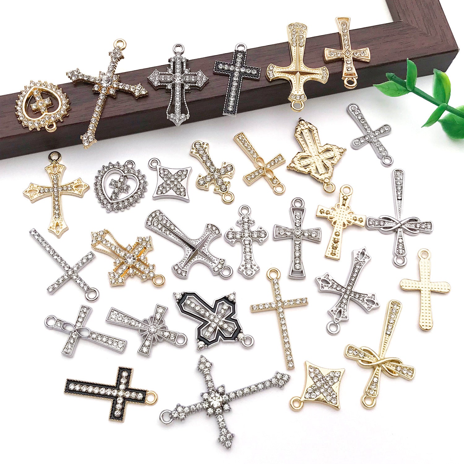 Rhinestone Zinc Alloy Vintage Cross Charm Pendant for DIY Necklace Bracelet Keychain