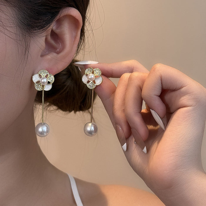 Flower Clear Look Center and Pearl Look Jacket Earrings