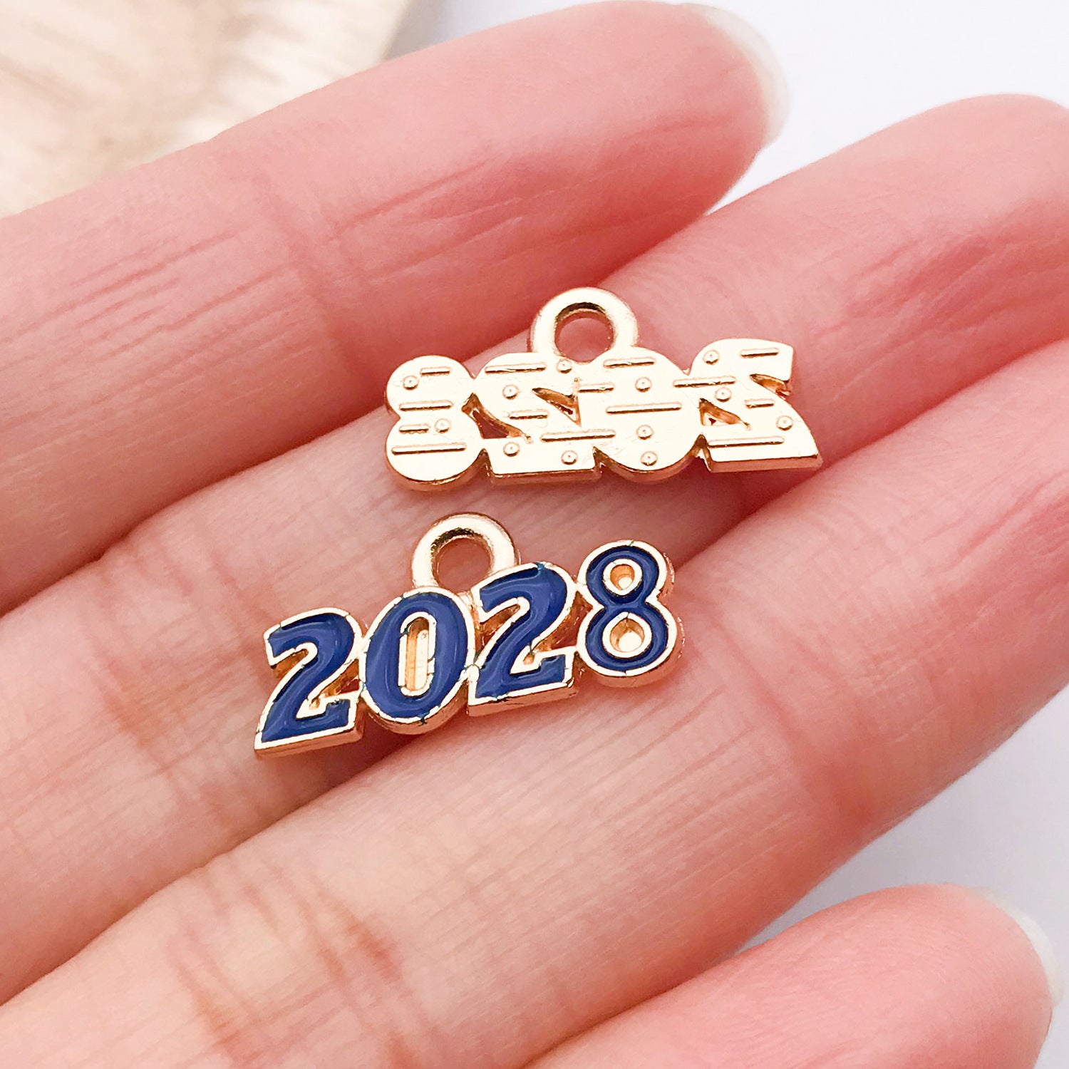Electroplated Enamel Zinc Alloy 2028 Year Number Charm Pendant for DIY Bracelet Necklace