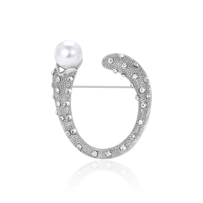 Horseshoe brooch shown from the front