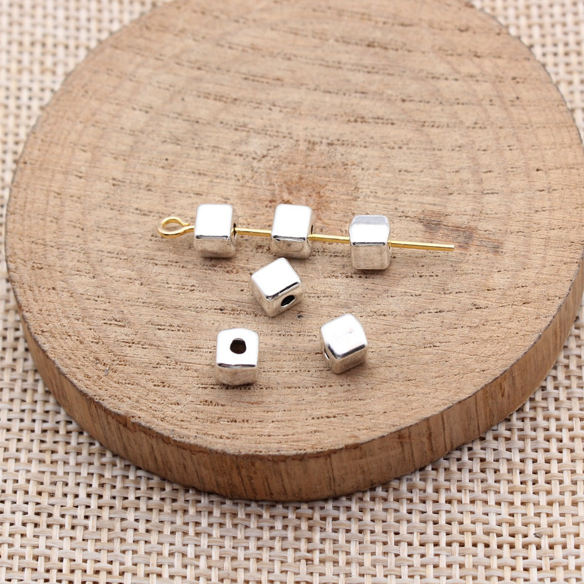 5.1x4.5x4.5mm 0.48g Antique Silver Zinc Alloy Square Small Hole Spacer Beads for Bracelet Necklace DIY