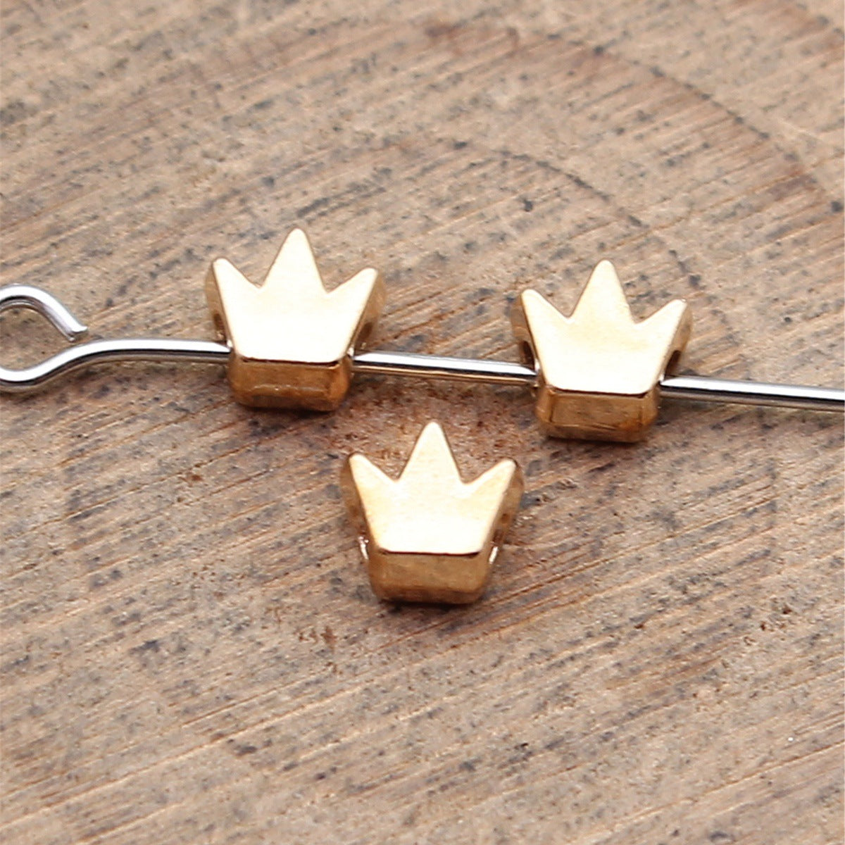 5.4x5.3x3mm 0.28g Multicolor Zinc Alloy Crown Small Hole Beads for DIY Bracelet Jewelry Making