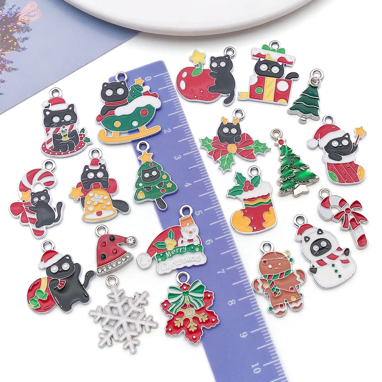 White K Zinc Alloy Santa Claus Reindeer Enamel Charm Pendants for DIY Christmas Jewelry