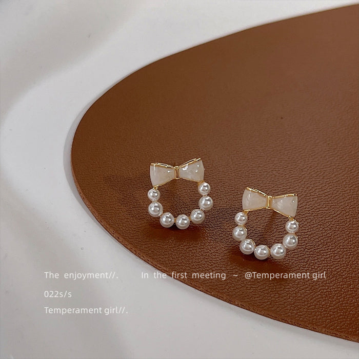 White Enamel Bow Pearl Circle Stud Earrings Gold Tone
