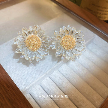 Clear Petal Gold Center Daisy Flower Stud Earrings