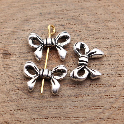 Angled display of the bow bead