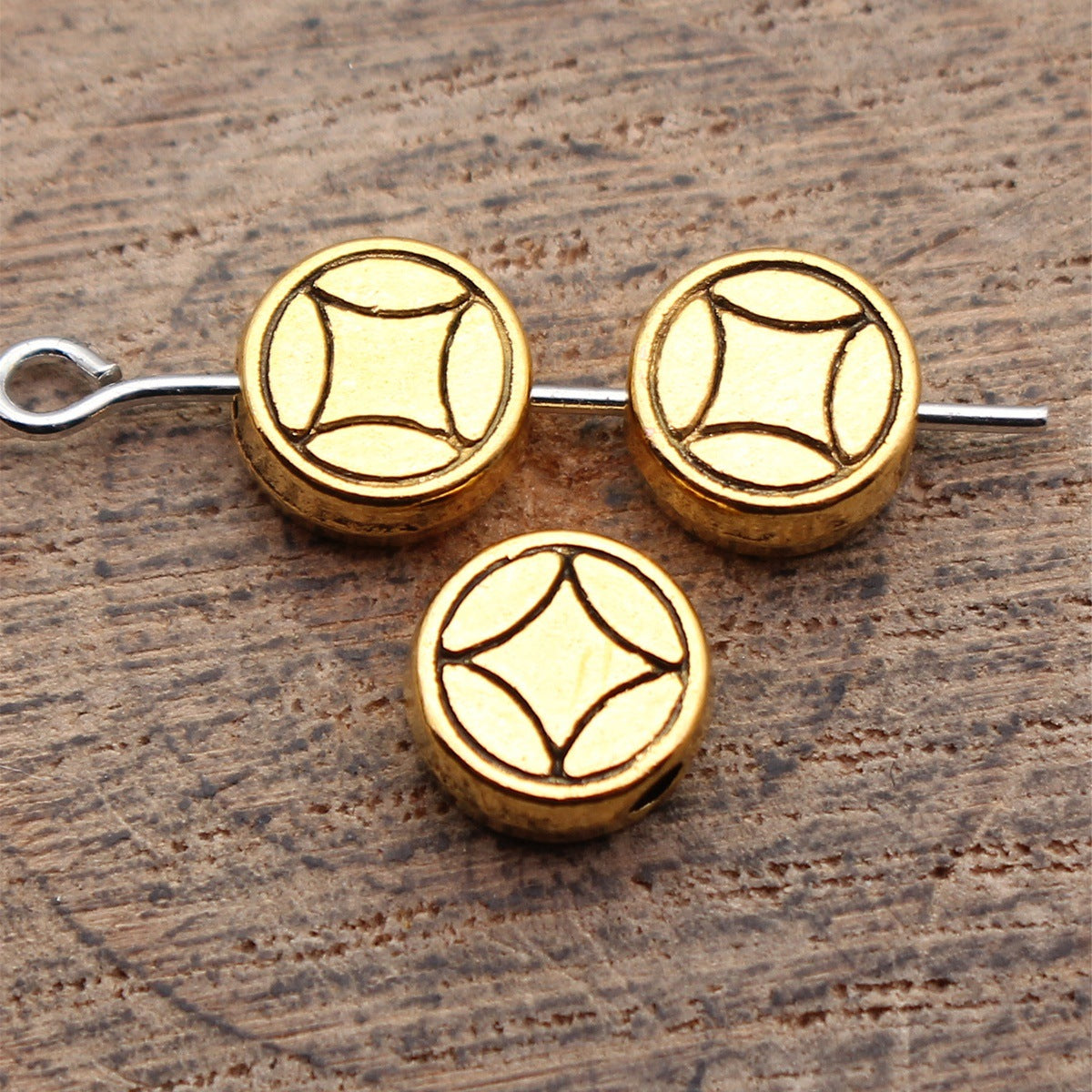 7.8x7.8x3.6mm 0.93g Multicolor Zinc Alloy Round Coin Pattern Small Hole Double Sided Beads for DIY Bracelet Making