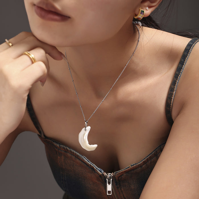 White Sea Shell Leaf Irregular Pendant Necklace Steel