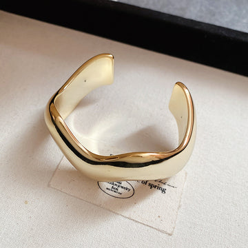 Sixteen Gold Or Silver Wave Crossed Openwork And Wide Cuff Designs