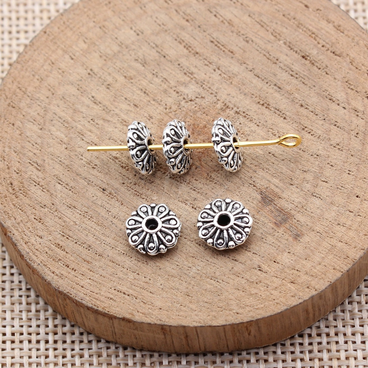 8.5x8.5x3mm 0.52g Antique Silver Zinc Alloy Round Disc Small Hole Spacer Beads for Bracelet Making