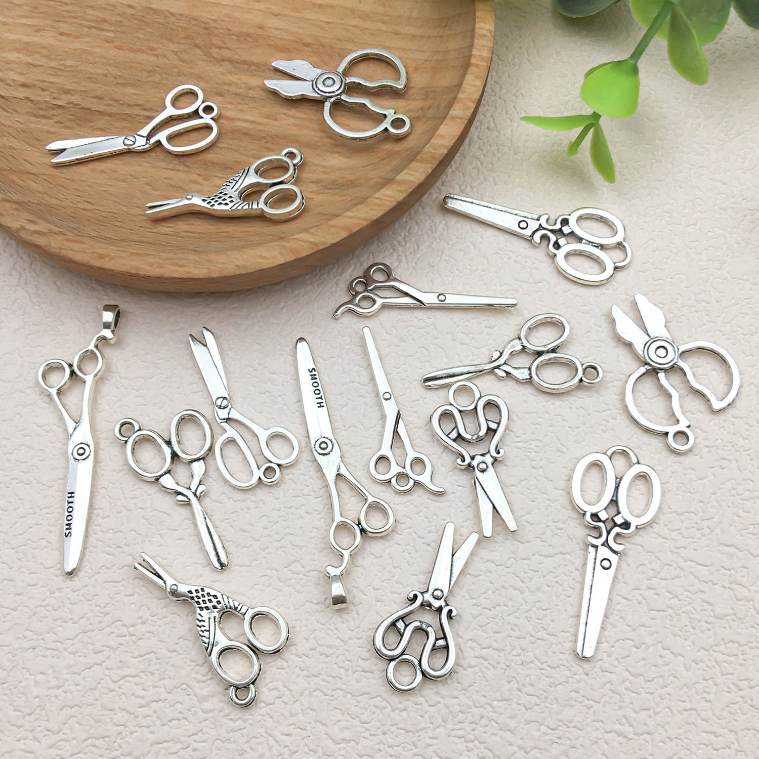 Antique Silver Zinc Alloy Scissors Charm Pendant for DIY Keychain Necklace Earrings