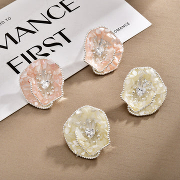 Silver-Tone Shell Chip Flower Stud Earrings With Heart Stones