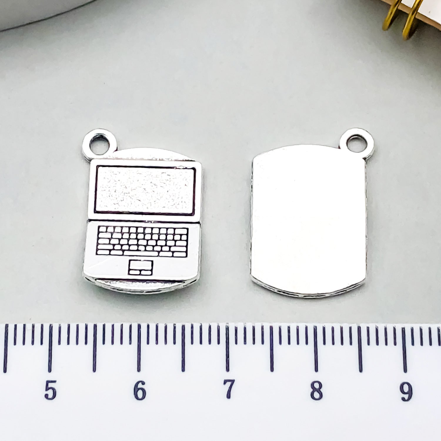 Antique Silver Zinc Alloy Calculator Computer Keyboard Charm Pendants for DIY Jewelry